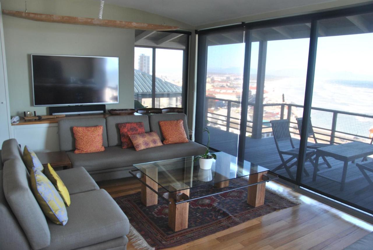 Seaview Apartment In Muizenberg Bagian luar foto