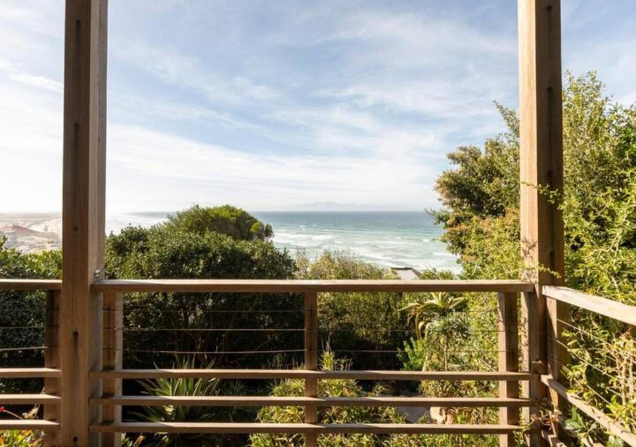 Seaview Apartment In Muizenberg Bagian luar foto