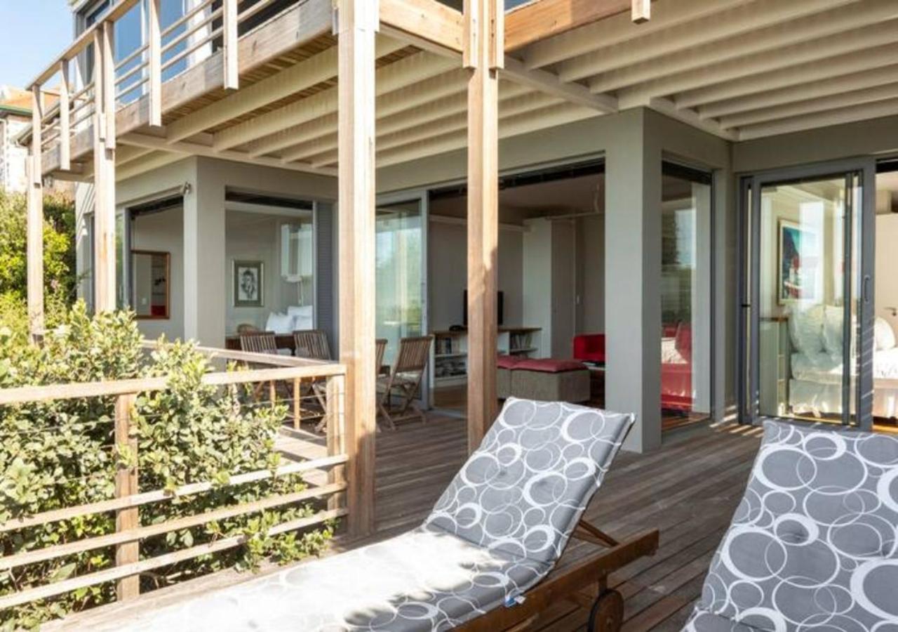 Seaview Apartment In Muizenberg Bagian luar foto