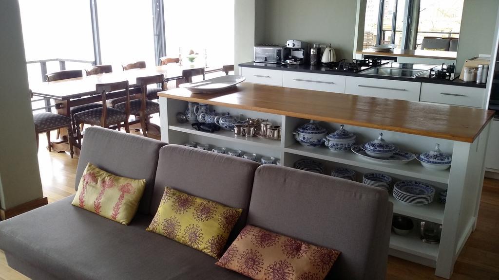 Seaview Apartment In Muizenberg Bagian luar foto
