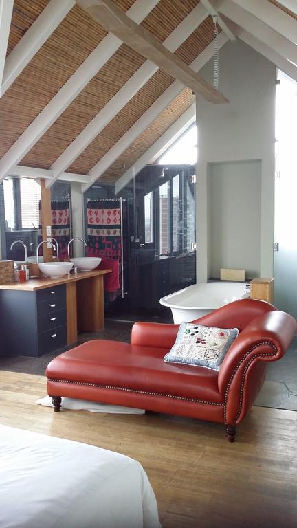 Seaview Apartment In Muizenberg Bagian luar foto