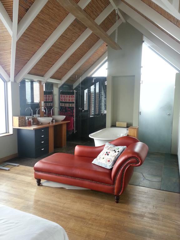 Seaview Apartment In Muizenberg Bagian luar foto