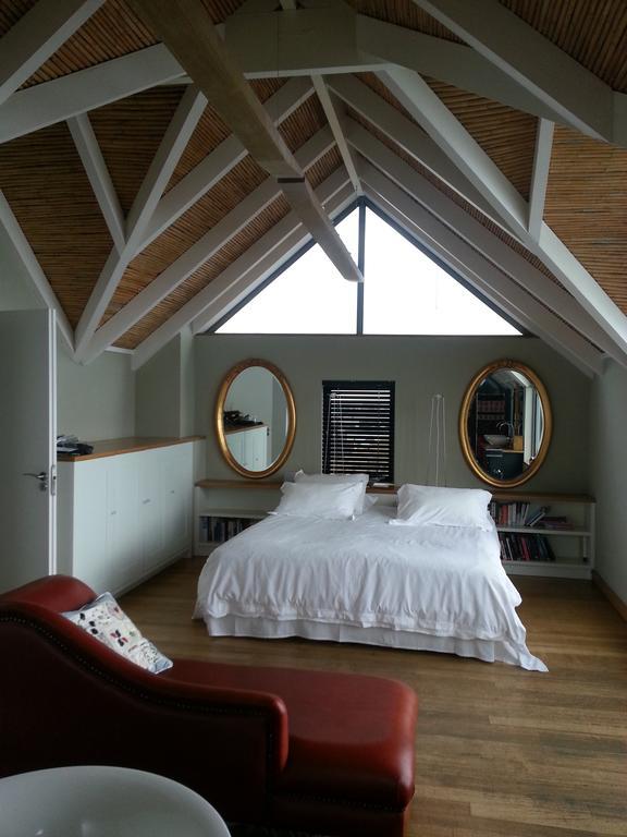 Seaview Apartment In Muizenberg Bagian luar foto