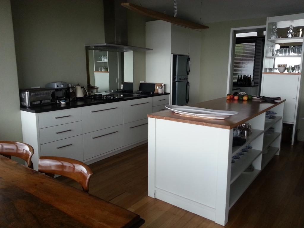 Seaview Apartment In Muizenberg Bagian luar foto